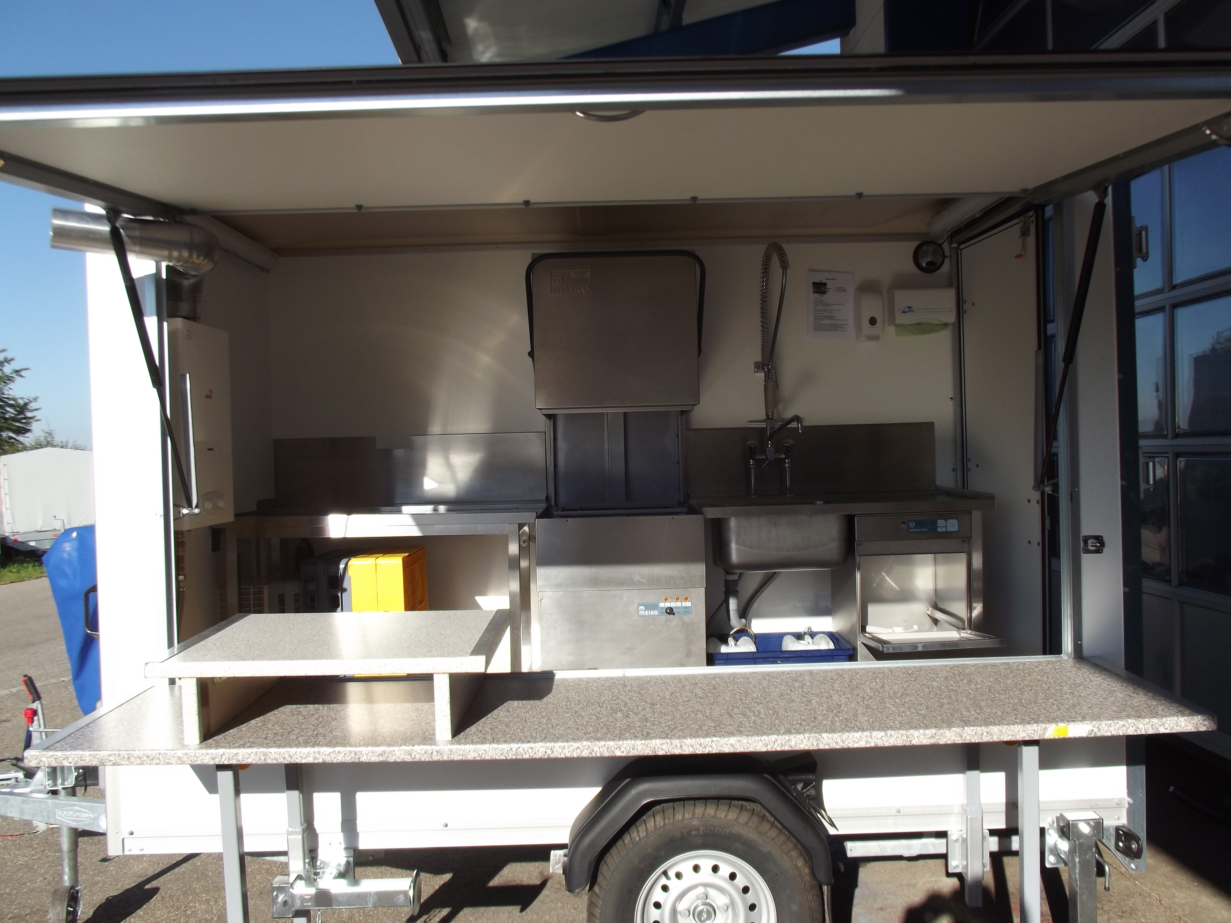 Geschirrmobil Geschirrsp�lmobil Anh�nger B�hler  001 (1)