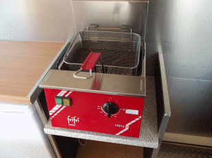Verkaufs Grillanh�nger Auto und Reifendienst B�hler Segeten Friteuse  (3)
